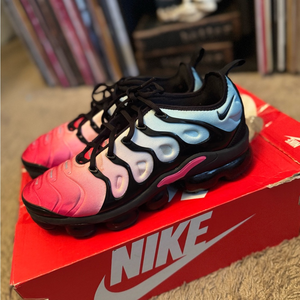 Women’s Nike Vapormax Plus Sneakers - Pink and Light Blue (Cotton Candy🍭)